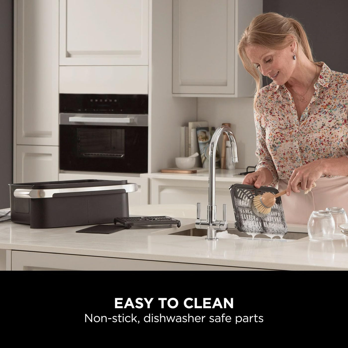 Ninja Foodi FlexDrawer Air Fryer, Dual Zone with Removable Divider, Large 10.4L Drawer, 7-in-1, Air-Fryer Uses No Oil, Air Fry, Roast, Bake, Max Crisp, Non-Stick Dishwasher Safe Parts, Black AF500UK