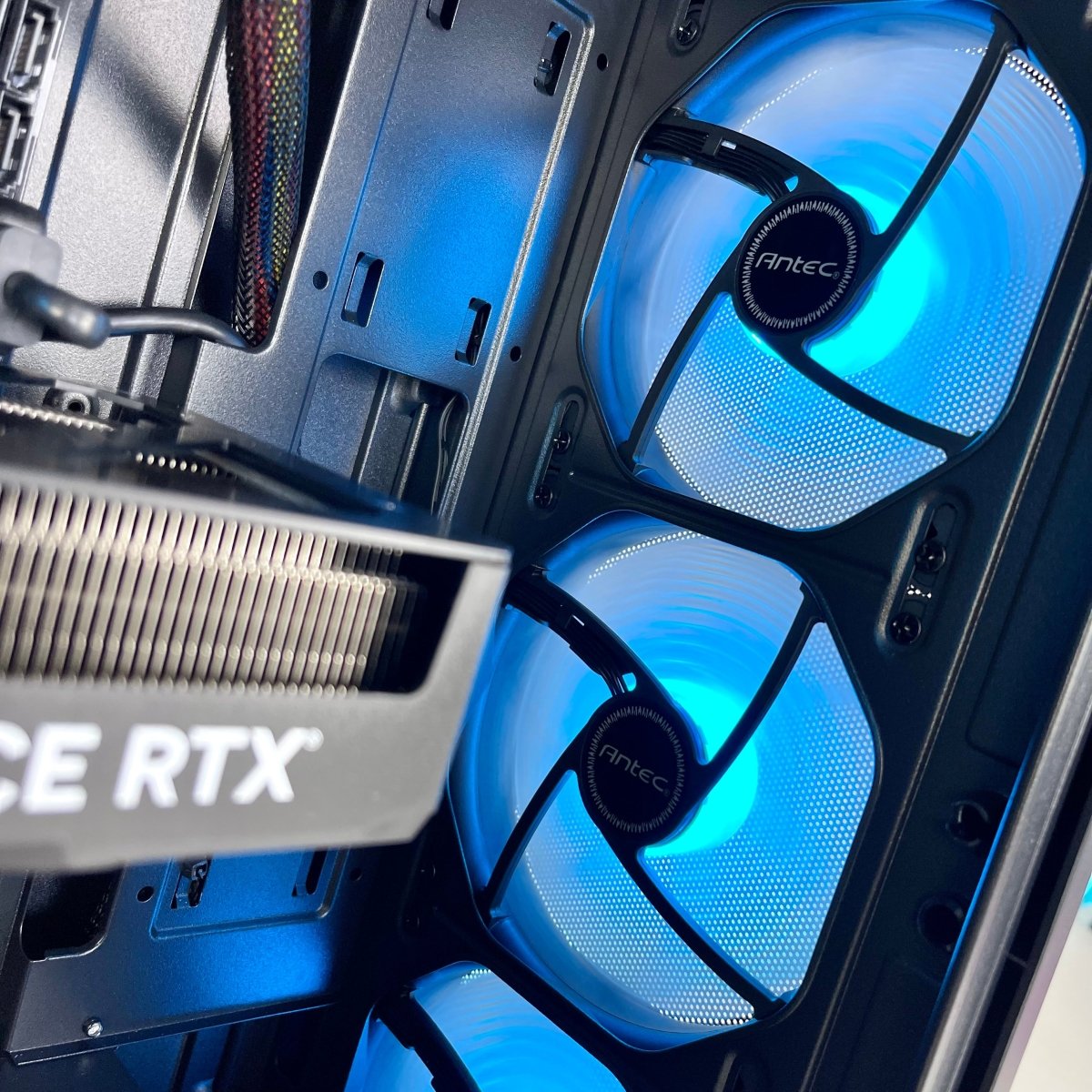 IGaming Ryzen 5 5500 | RTX 4060/4070S | AX61 Elite