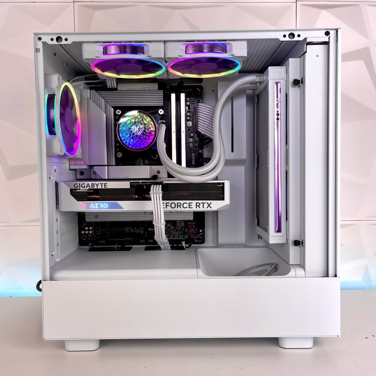 IGaming Ryzen 5/7 7700X | RTX 4060/4070 Ti | 32GB DDR5 | H5 Purflow