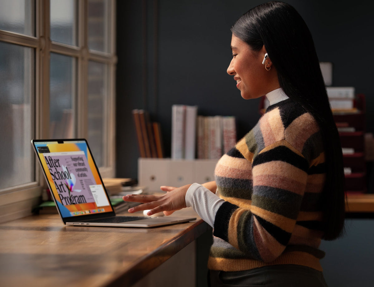 Macbook Air 15" (2023) MQKP3PP/A (Space Grey) | M2 Chip | 8-Core CPU | 10-Core GPU | 8GB RAM | 256GB SSD