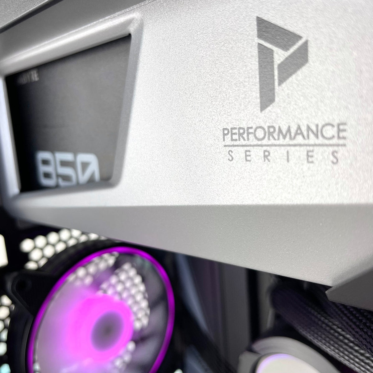 IGaming Intel Core i7 14700KF | RTX 4060Ti/ 4070 super | Onyx Predator