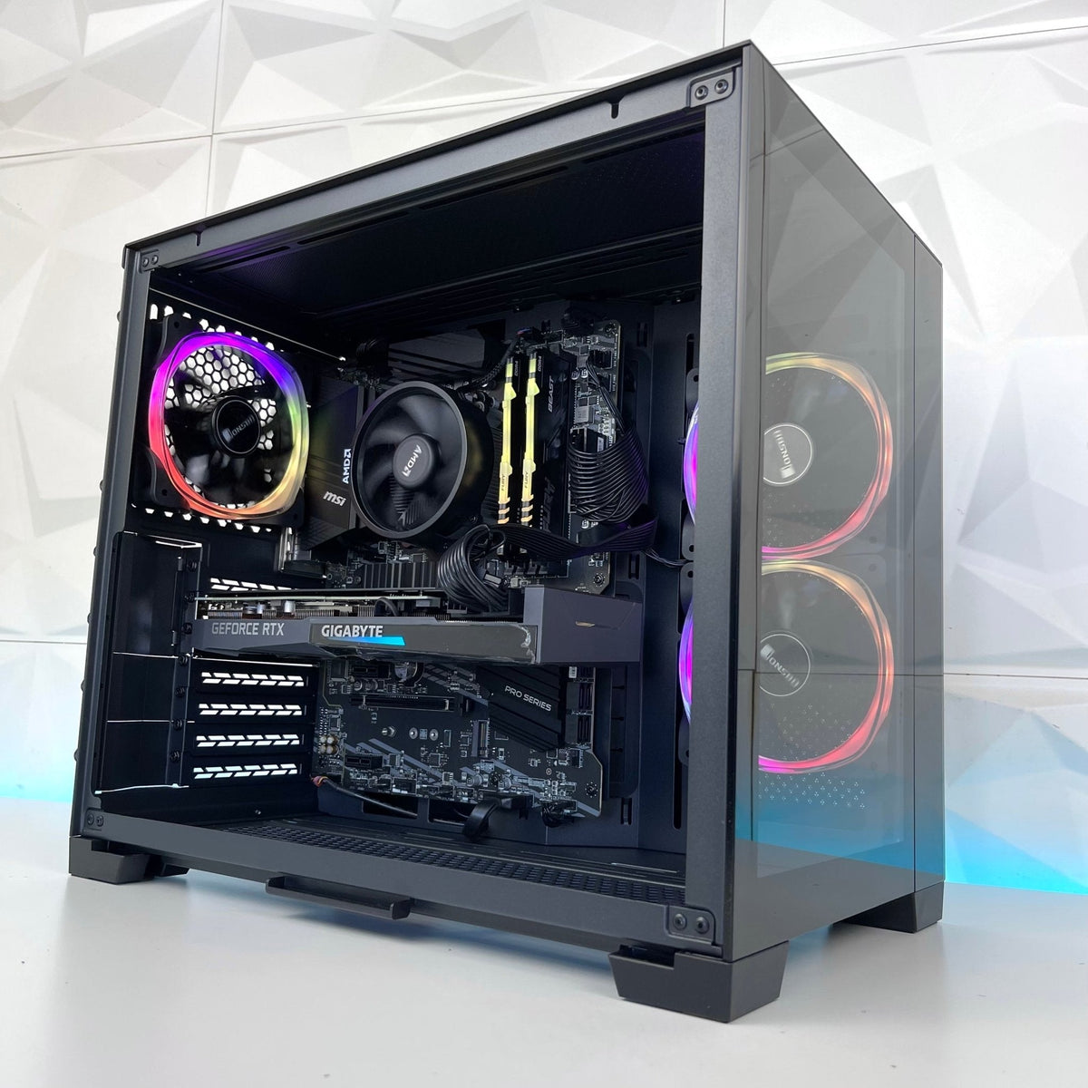 IGaming Ryzen 5 5600X | RTX 4060/4060 Ti/4070S | Lian-LI Mini