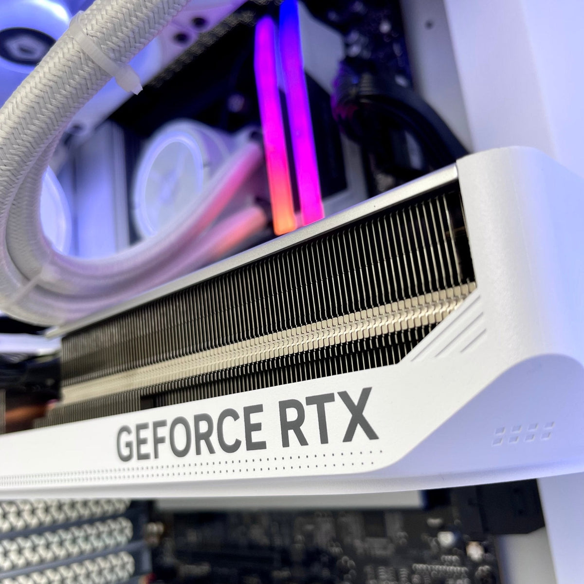IGaming Ryzen 7 7700x | RTX 4070 Ti | 32GB DDR5 ArcticBlaze 4000D
