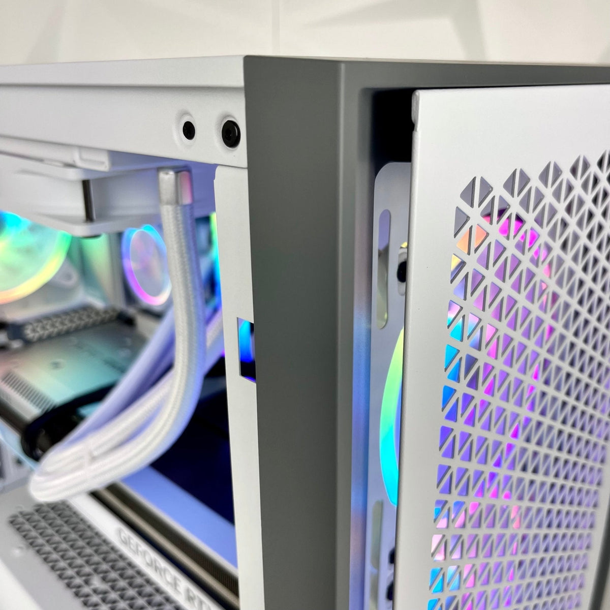 IGaming Ryzen 7 7700x | RTX 4070 Ti | 32GB DDR5 ArcticBlaze 4000D