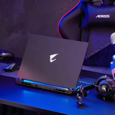 Gigabyte Aorus 17 BSF-73PH654SH Gaming Laptop (Black) | 17.3" QHD (2560x1440) 240Hz | i7 13700H | 16GB RAM | RTX 4070 | 1TB SSD | Windows 11 Home | Gigabyte Aorus G2 Backpack