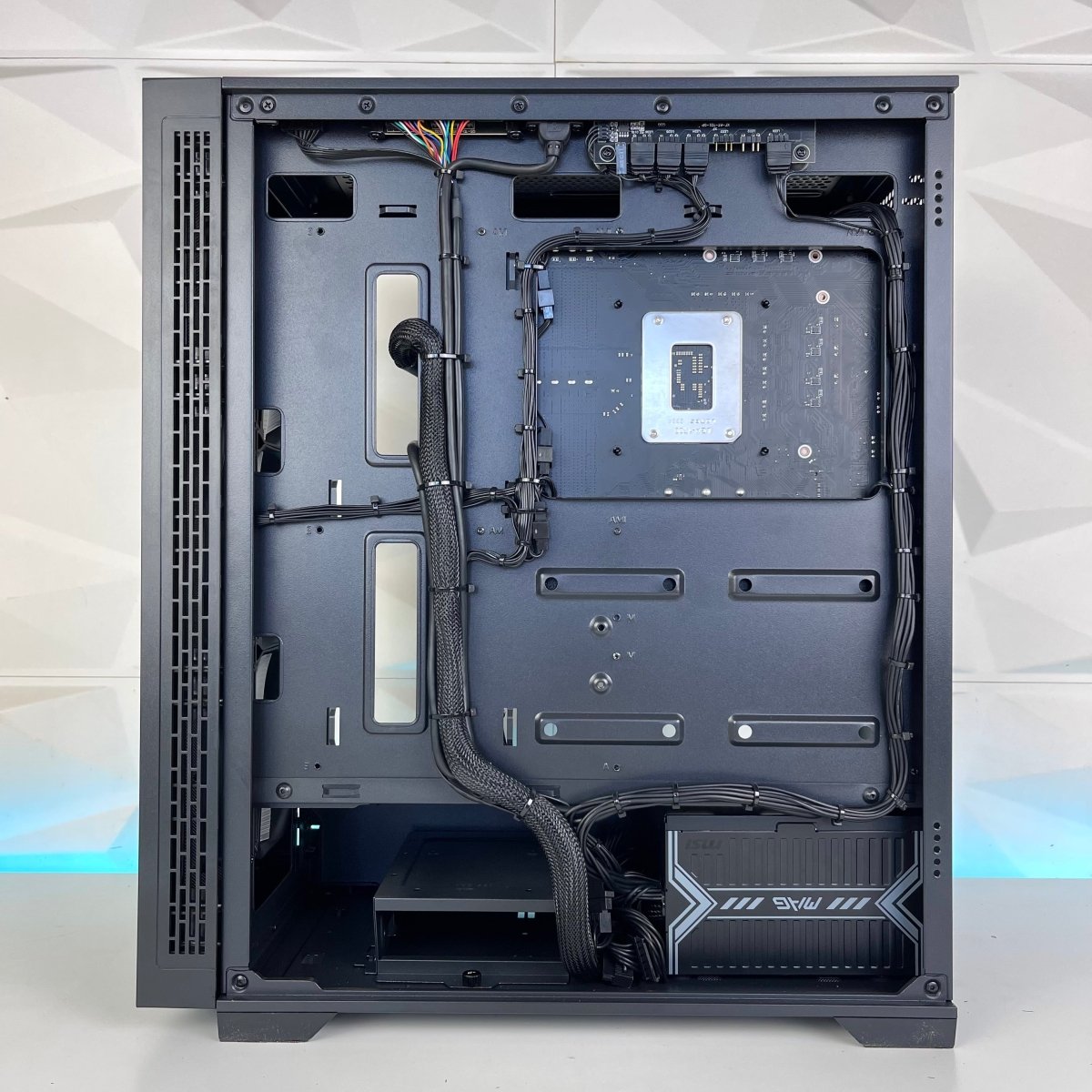 IGaming Ryzen 5 7600 | RTX 4060-4070 Super | 32GB DDR5 | AX81 Ultra