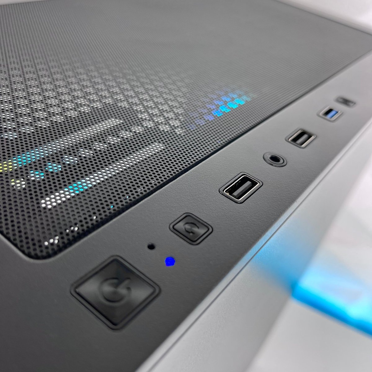 IGaming Ryzen 5 7600 | RTX 4060-4070 Super | 32GB DDR5 | AX81 Ultra