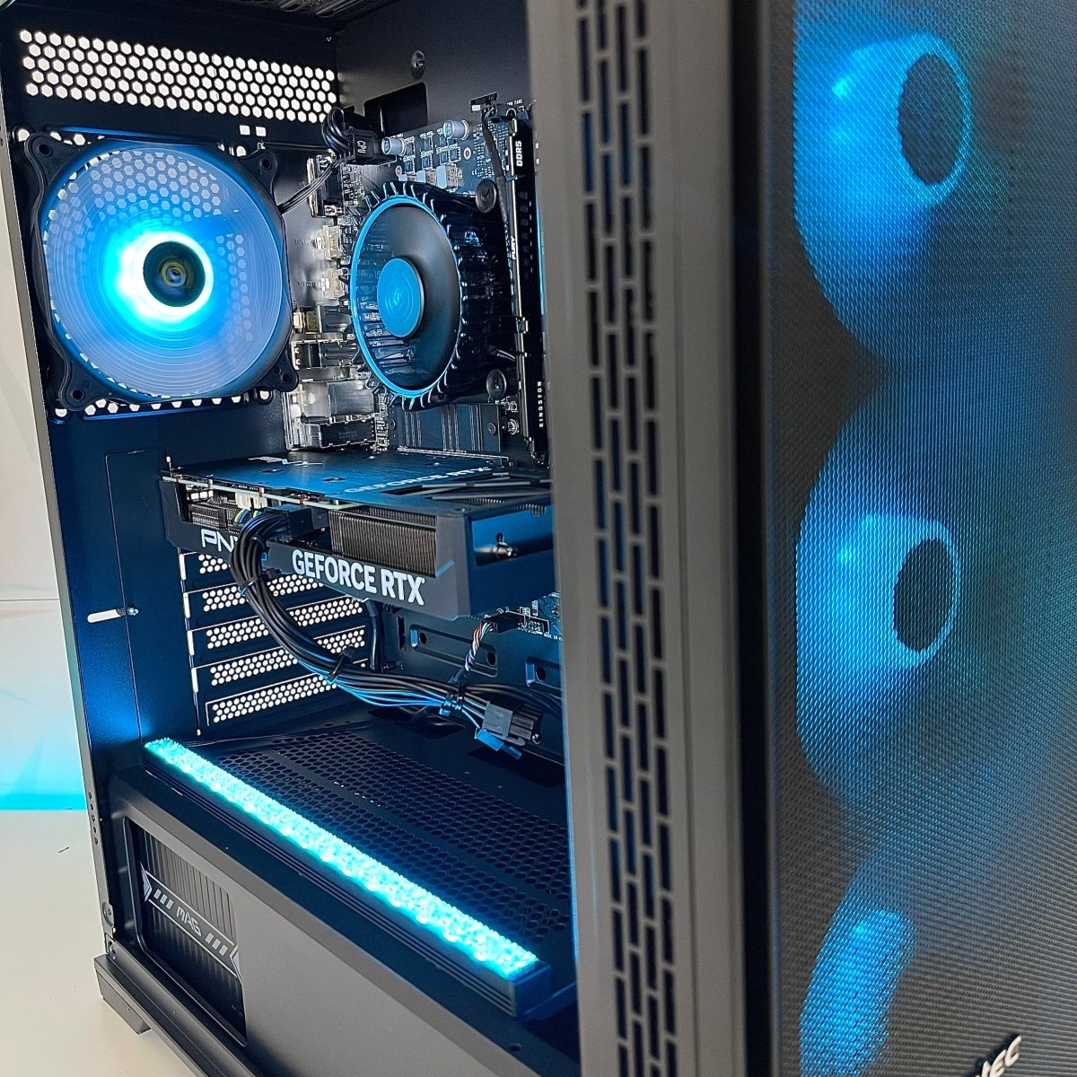 IGaming Ryzen 5 7600 | RTX 4060-4070 Super | 32GB DDR5 | AX81 Ultra