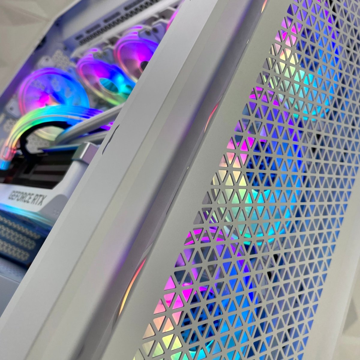 IGaming Intel Core i9 14900KF | RTX 4080S-4090 | 64GB Ram | 5000D Titan Frostfiend
