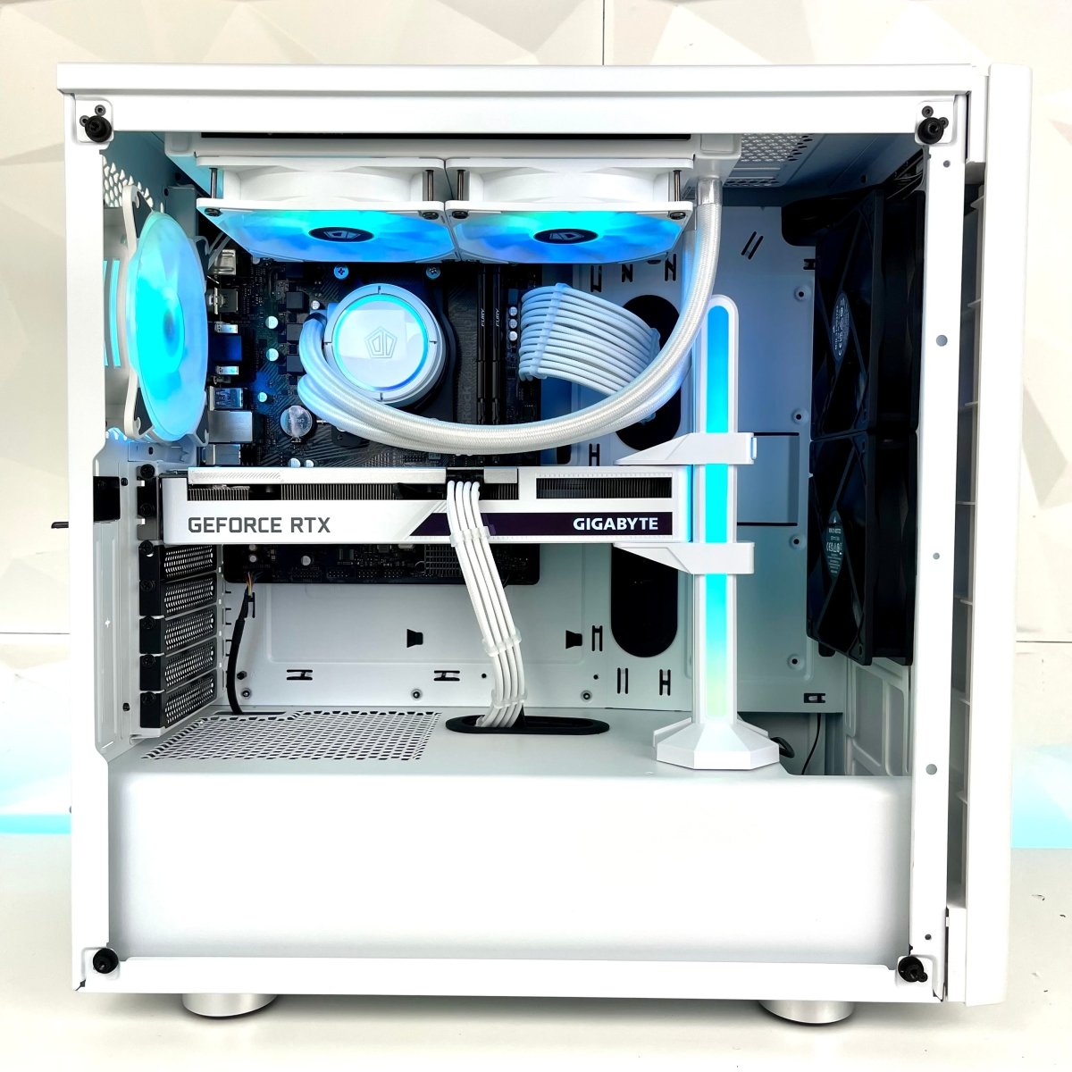 IGaming Intel Core i5 | RTX 4060/4060 Ti | Arctic 275R