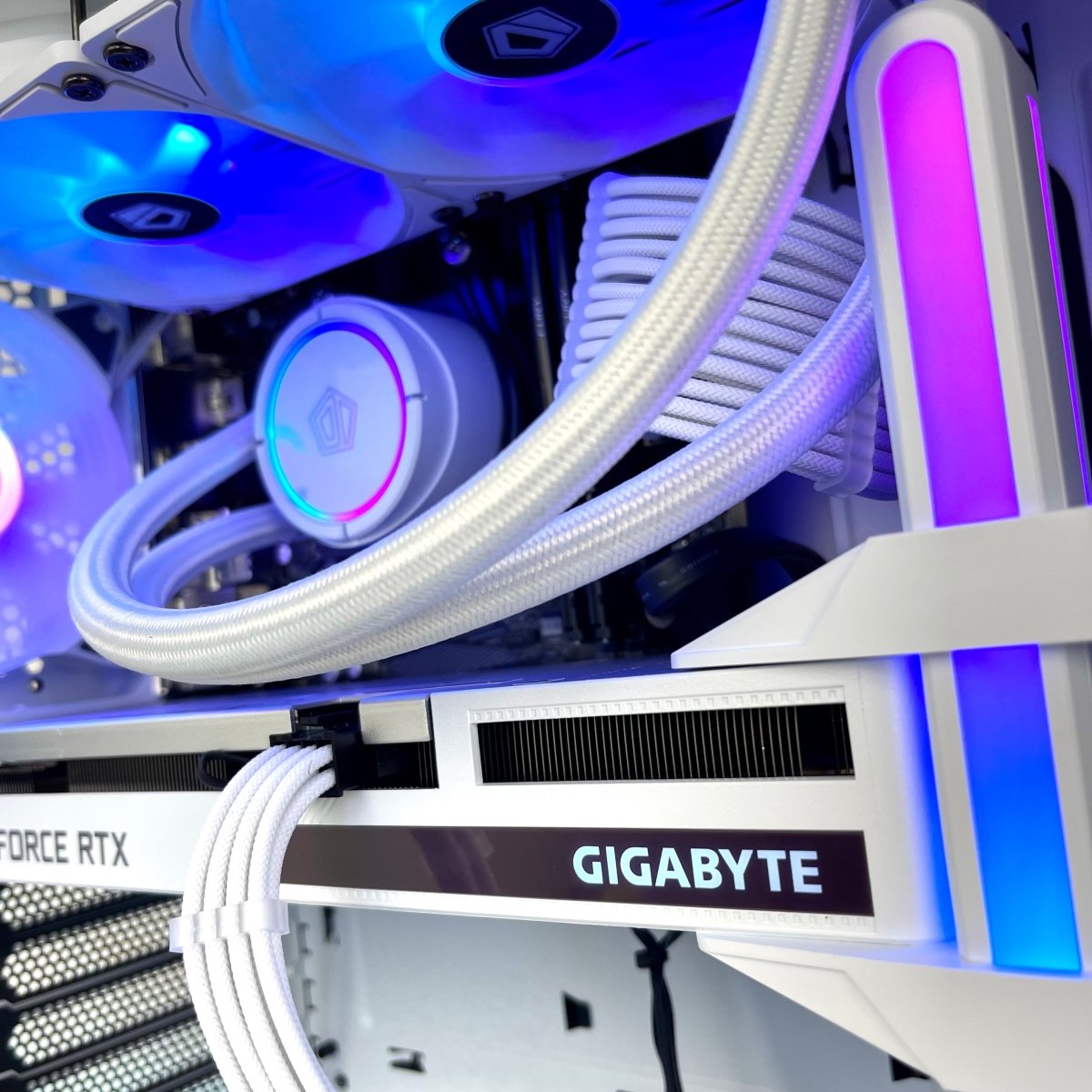 I Gaming Computer | Ryzen 5 5600 | RTX 4060/4060 Ti Ultra OC | Arctic White