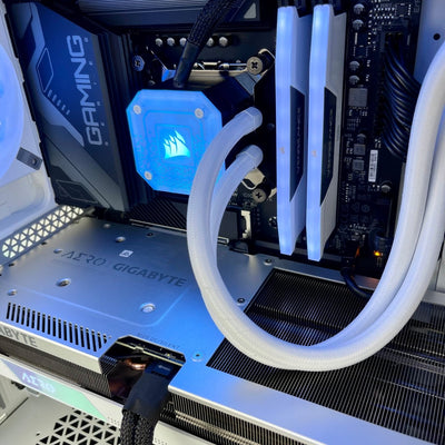 IGaming Core i7 14700KF | RTX 4070/4070 Ti | 32GB DDR5 Corsair Capellix Pro