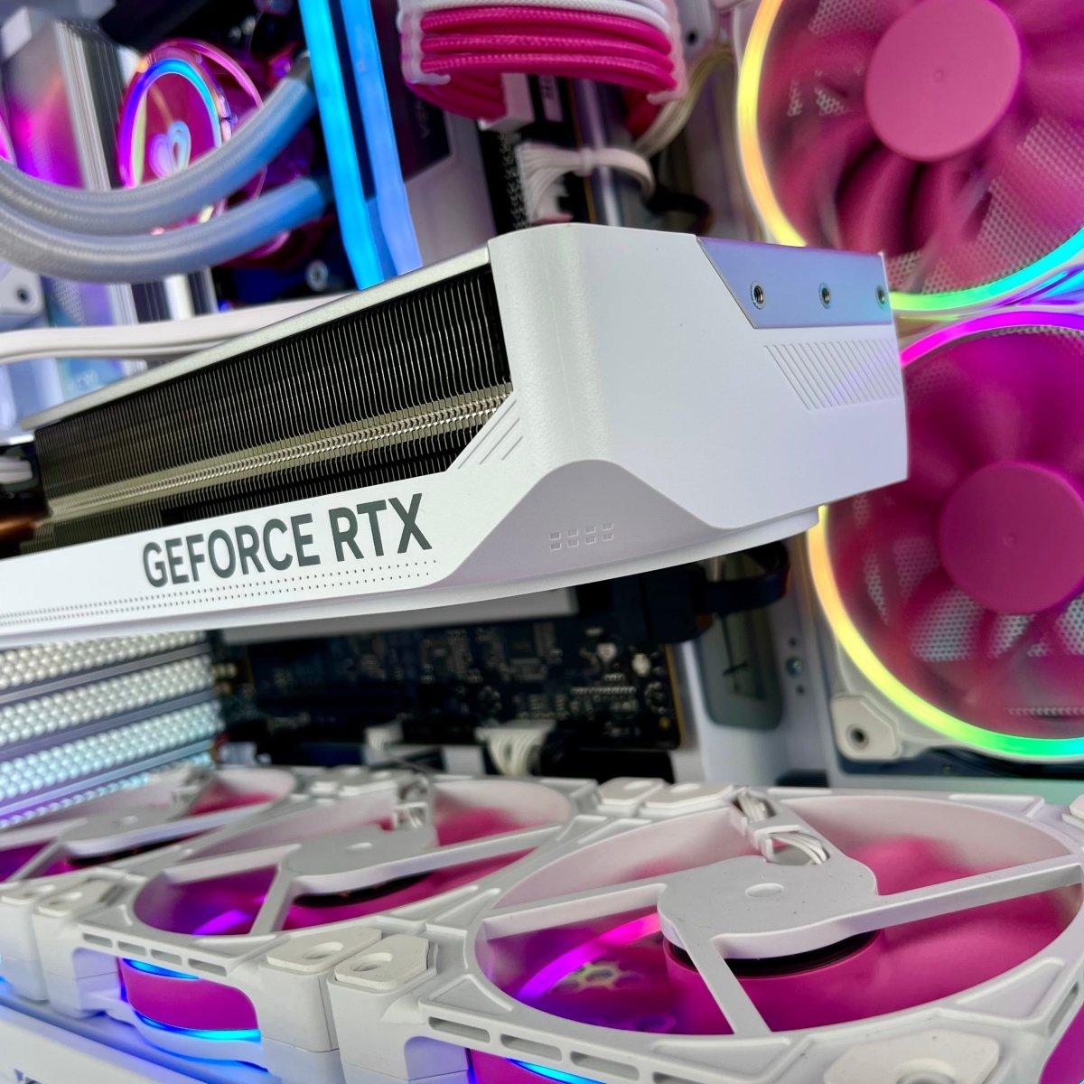 IGaming Ryzen 5 7600X | RTX 4060-4070 Ti | 32GB DDR5 Flamingo Frenzy