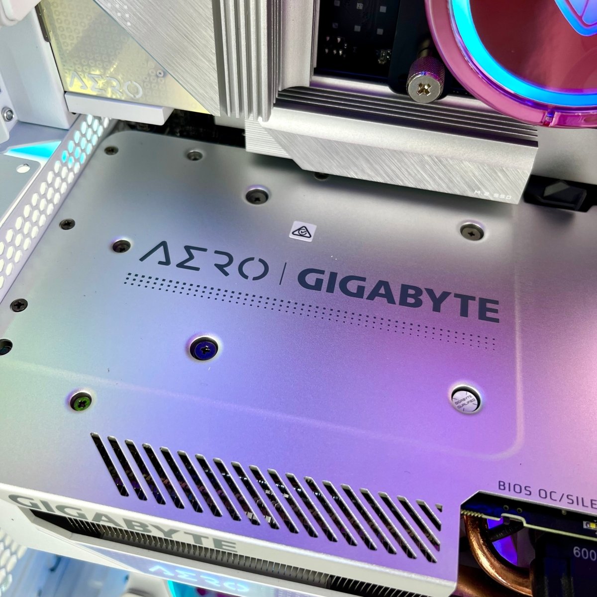 IGaming Ryzen 5 7600X | RTX 4060-4070 Ti | 32GB DDR5 Flamingo Frenzy