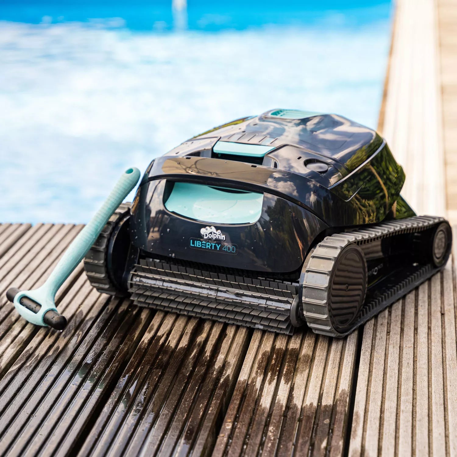 Dolphin Liberty 400 Cordless Robotic Pool Cleaner with Battery App Control Waterline 10x4 m