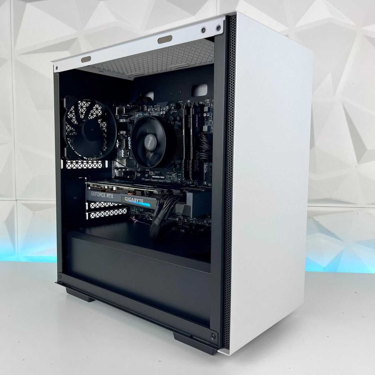 IGaming Ryzen 5 5600 | RTX 4060 Ti/4070S | Apollo Nova