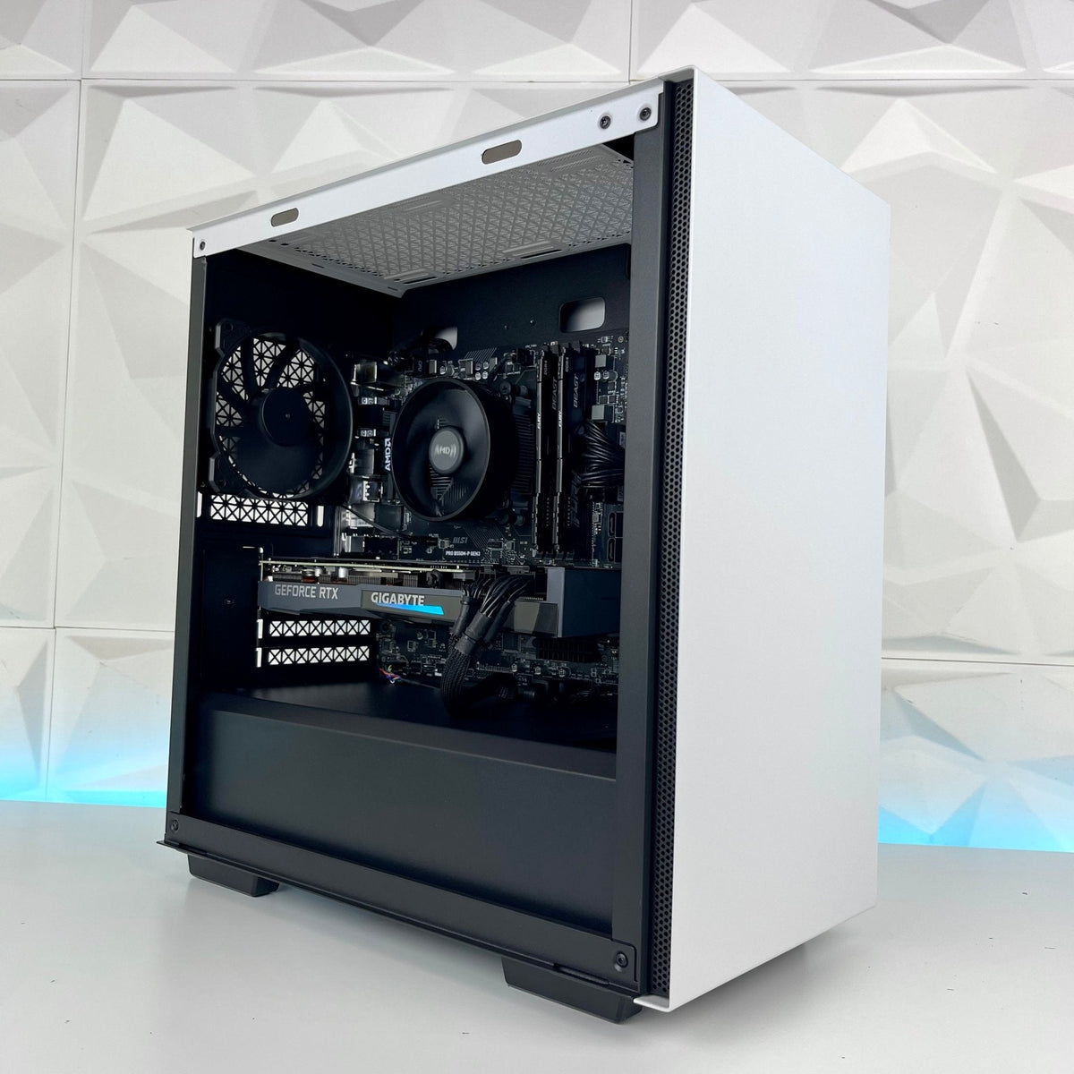 IGaming Ryzen 5 5600 | RTX 4060 Ti/4070S | Apollo Nova
