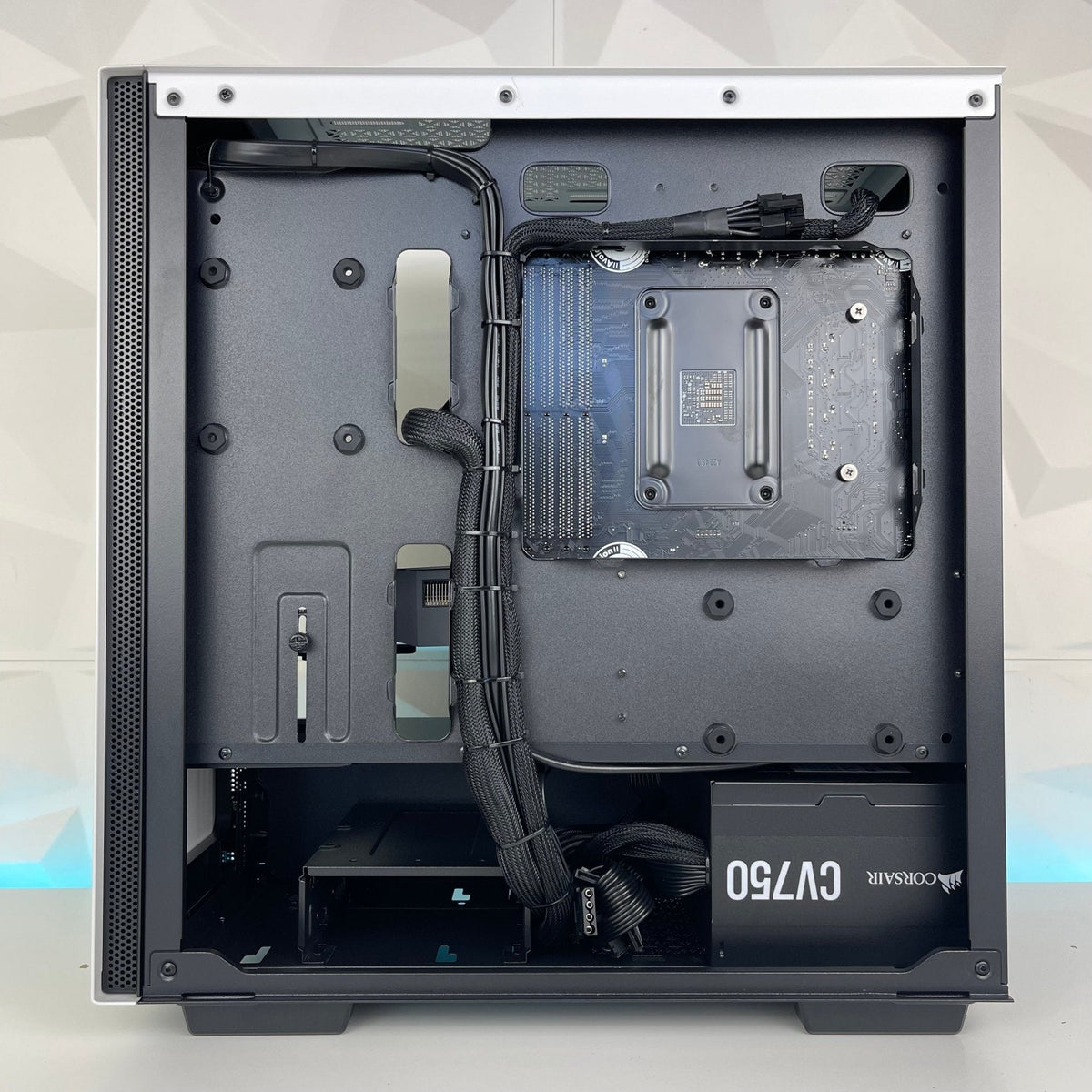 IGaming Ryzen 5 5600 | RTX 4060 Ti/4070S | Apollo Nova