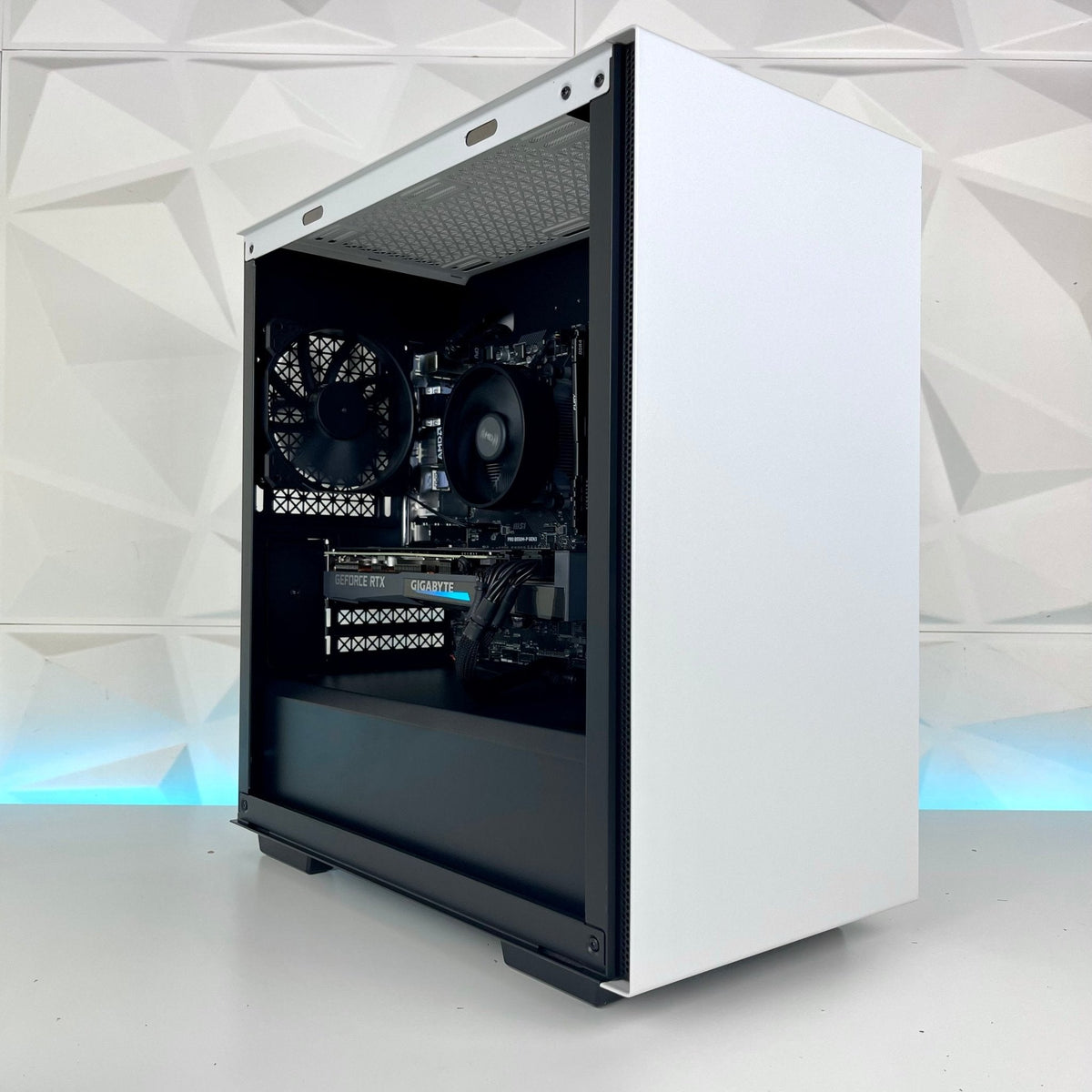 IGaming Ryzen 5 5600 | RTX 4060 Ti/4070S | Apollo Nova