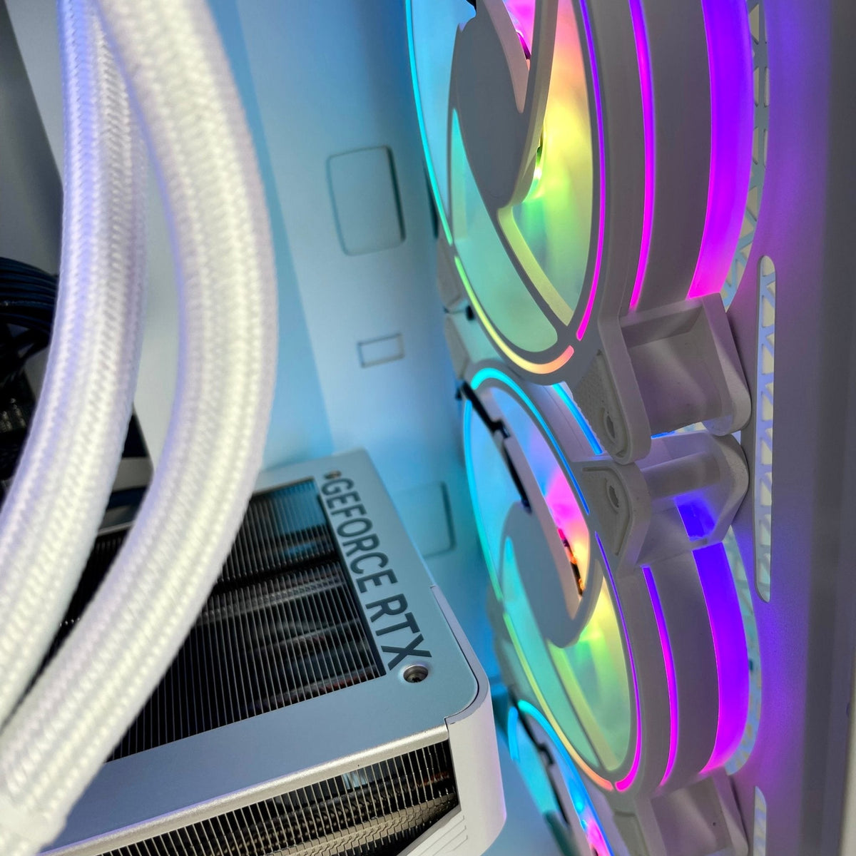 IGaming Ryzen 7 7700x | RTX 4070 Ti | 32GB DDR5 ArcticBlaze 4000D