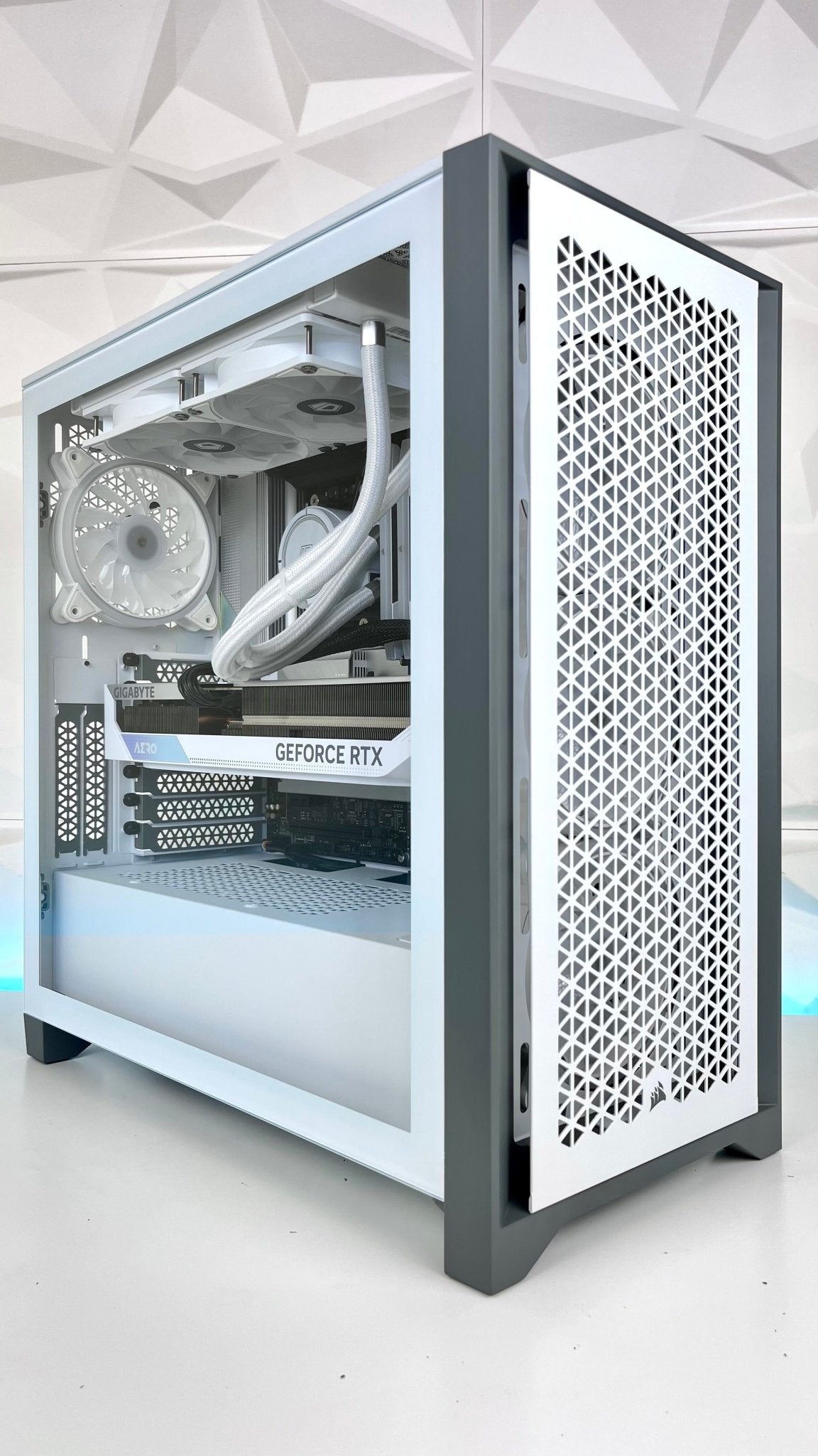 IGaming Ryzen 7 7700x | RTX 4070 Ti | 32GB DDR5 ArcticBlaze 4000D