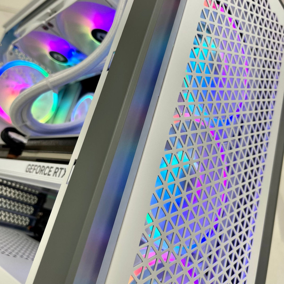 IGaming Ryzen 7 7700x | RTX 4070 Ti | 32GB DDR5 ArcticBlaze 4000D