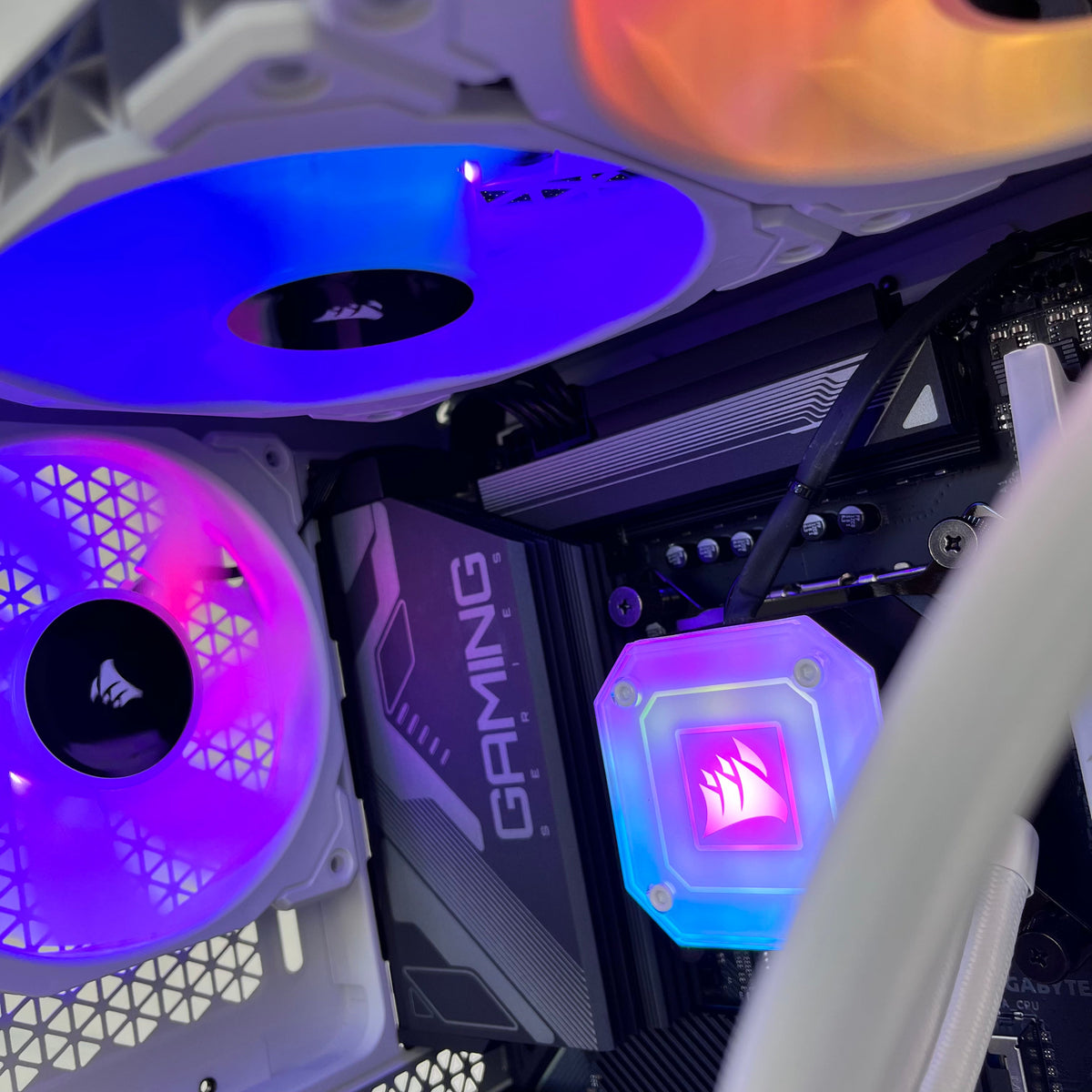 I Gaming Computer | Core i7 14700KF | RTX 4080 16gb | Corsair Capellix Pro